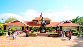 Experience Vietnam’s heritage with work visa-prepared tours